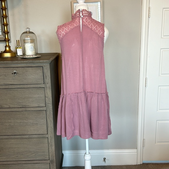Umgee: Fit & Flare Mauve Sheer Embroidery Sleeveless Dress, Size Medium - Picture 10 of 15